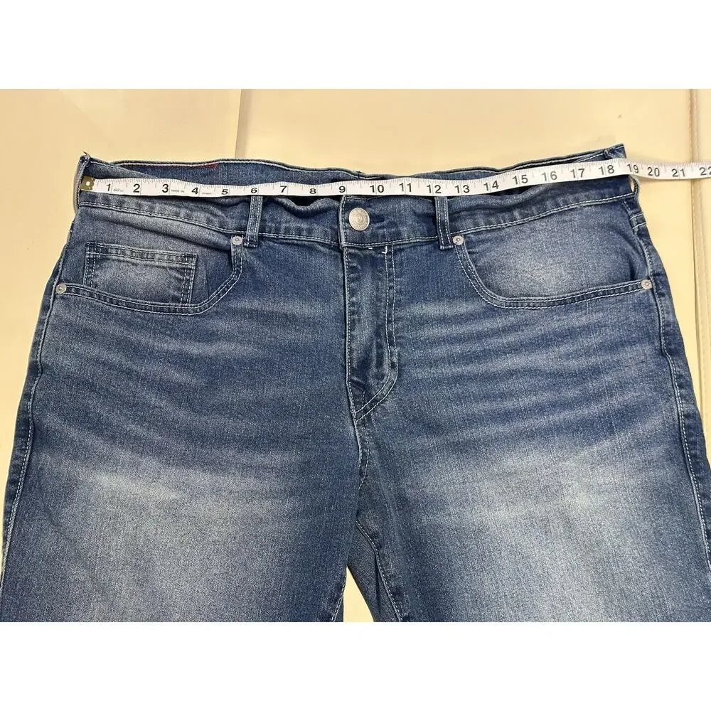 True Religion Geno Jeans Mens 36x32 Light Wash Blue Relaxed Slim Stretch Denim